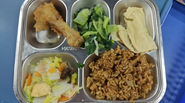 2025.5.23朱依丽陪餐A.jpg